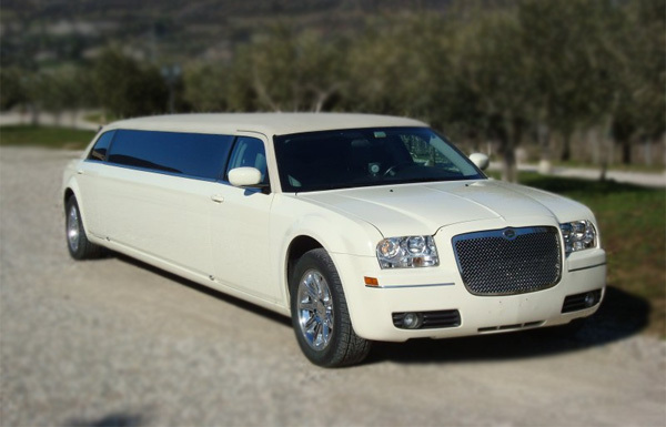 Anaheim White Chrysler Limo