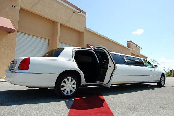 Anaheim White Lincoln Stretch Limo